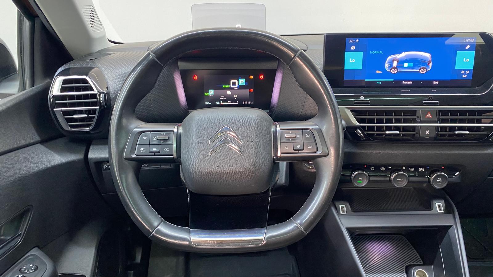 CITROEN E-C4 11